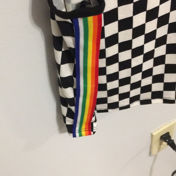 Checkered tank crop top with rainbow side - Picture 3 of 3